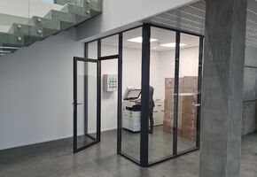 NAYADA-Standart в проекте Установка офисных перегородок и дверей в офисном центре 