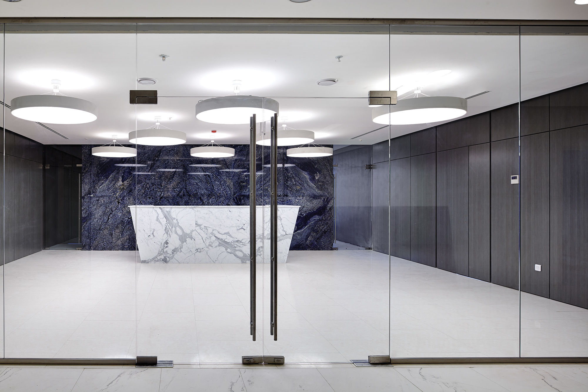 Фото Цельностеклянные перегородки NAYADA-Crystal