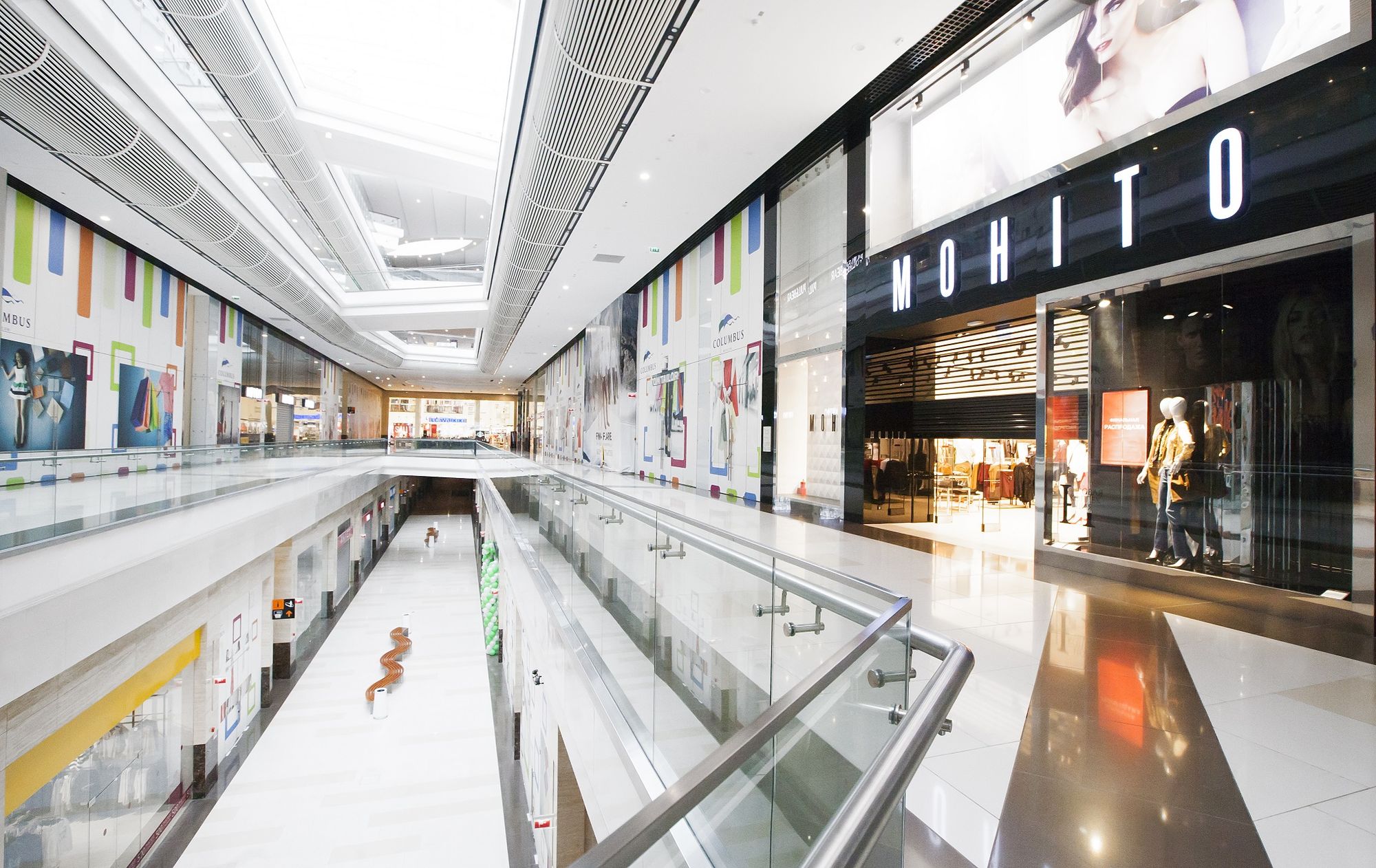 Фото Цельностеклянные перегородки NAYADA-Crystal