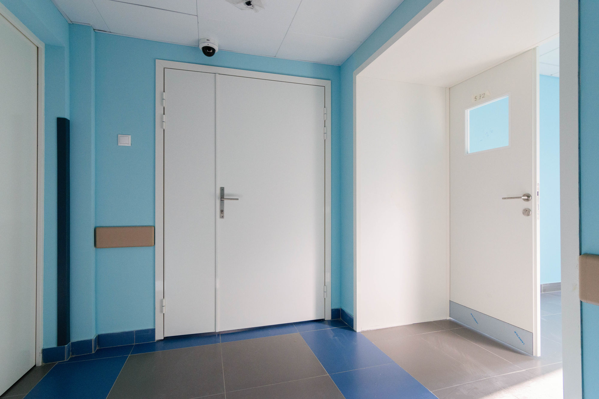 Фото Защитный барьер для стен