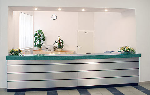 Компания NAYADA  расширяет  ассортимент стоек ресепшн.