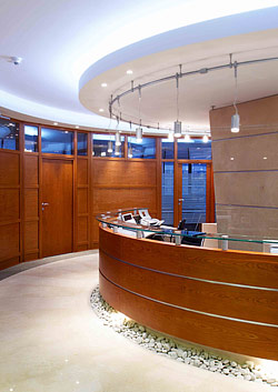 Новая стойка NAYADA-Reception