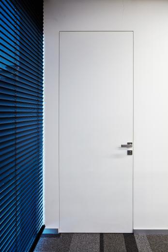 Фото STELS – А где дверь? Новая дверная коробка скрытой установки NAYADA-STELS