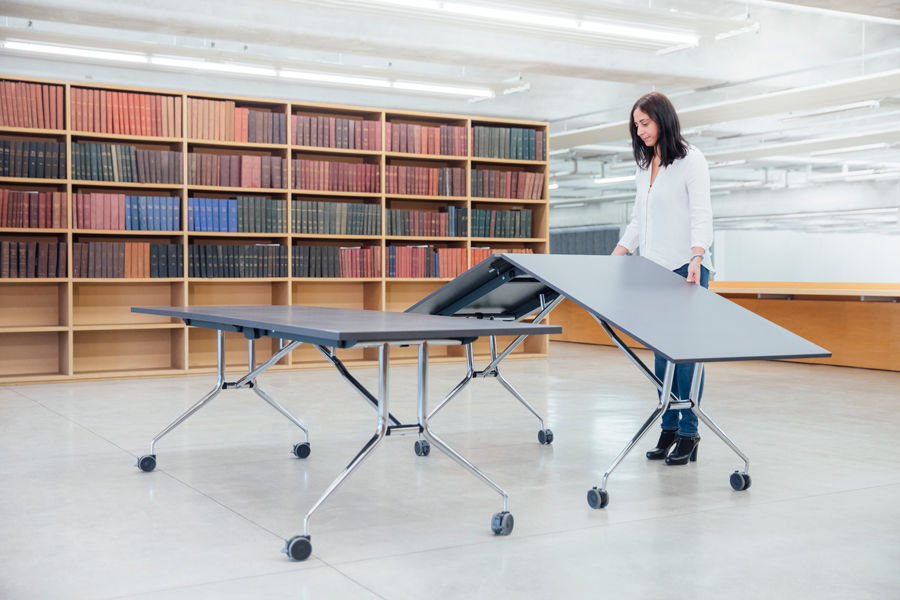 Гибкая работа и простота использования: складной стол GLOSS