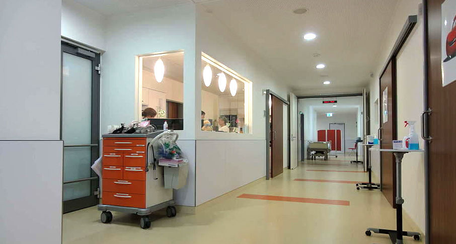 Фото Система защиты стен в медицинских учреждениях