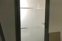 Установка офисных перегородок и дверей для офиса компании ПАО Новатек в г. Новый Уренгой