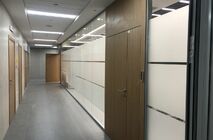 Установка офисных перегородок и дверей для офиса компании ПАО Новатек в г. Новый Уренгой
