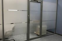 Установка офисных перегородок и дверей для офиса компании ПАО Новатек в г. Новый Уренгой
