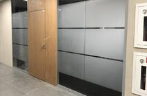Установка офисных перегородок и дверей для офиса компании ПАО Новатек в г. Новый Уренгой