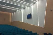 Обшивка потолков и стен в конференц-зале для компании Сибур