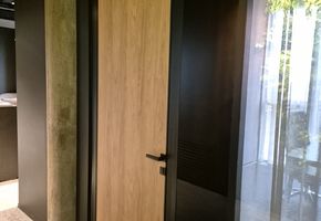 Двери NAYADA-Magic в проекте Установка дверей и перегородок в центральном офисе Застройщика Брусника